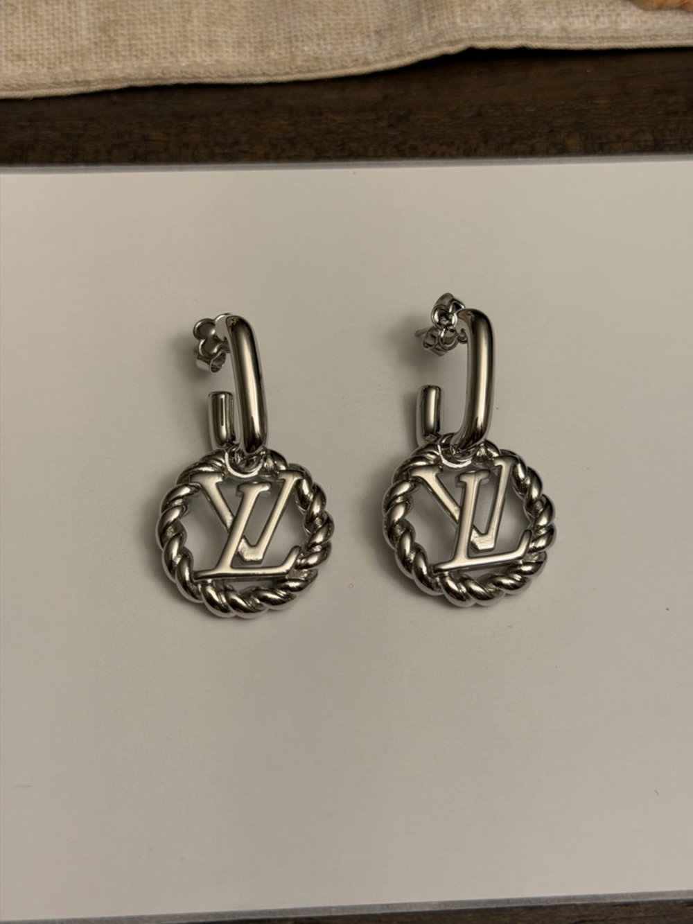 Silver lv Earrings stainless steel